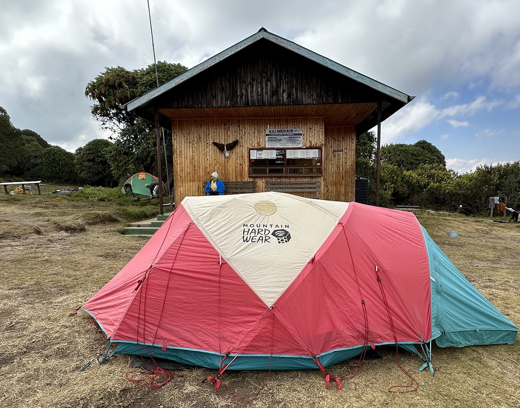 FOUR-SEASON MOUNTAINEERING TENTS